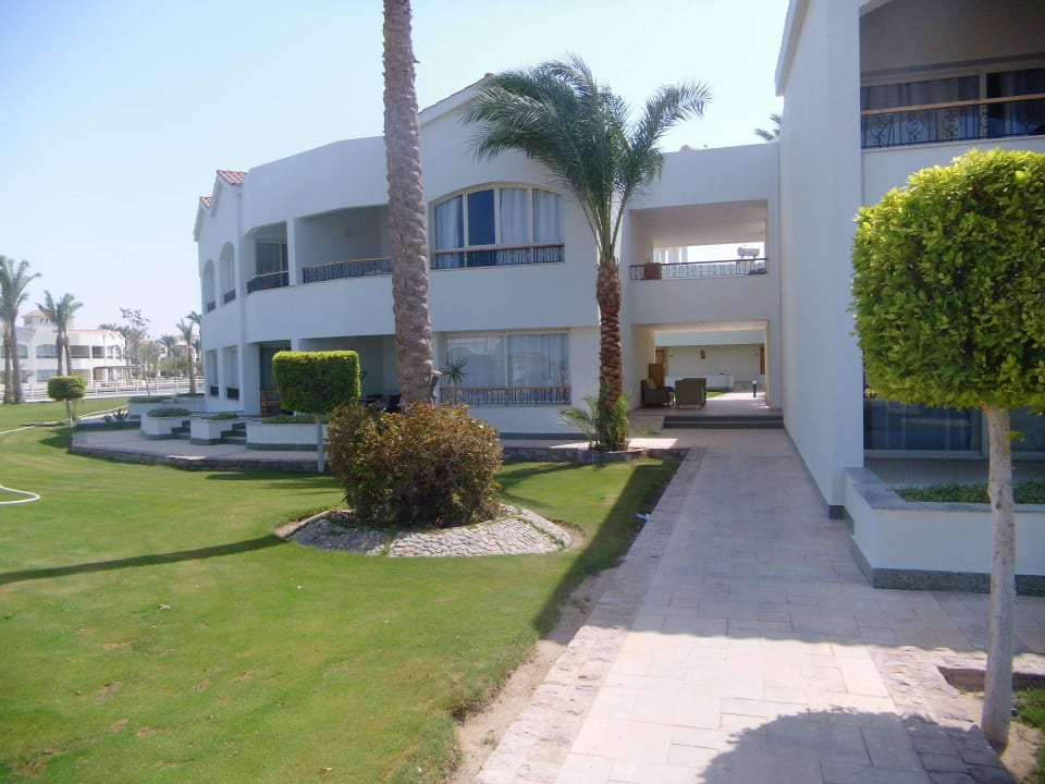 Zum Strand Pickalbatros Dana Beach Resort - Hurghada