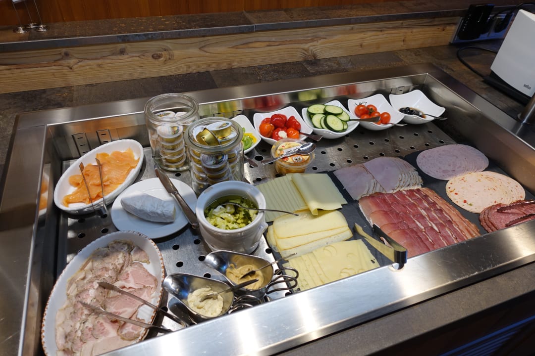 Große Auswahl beim Frühstücksbuffet Hotel Krone Tirol