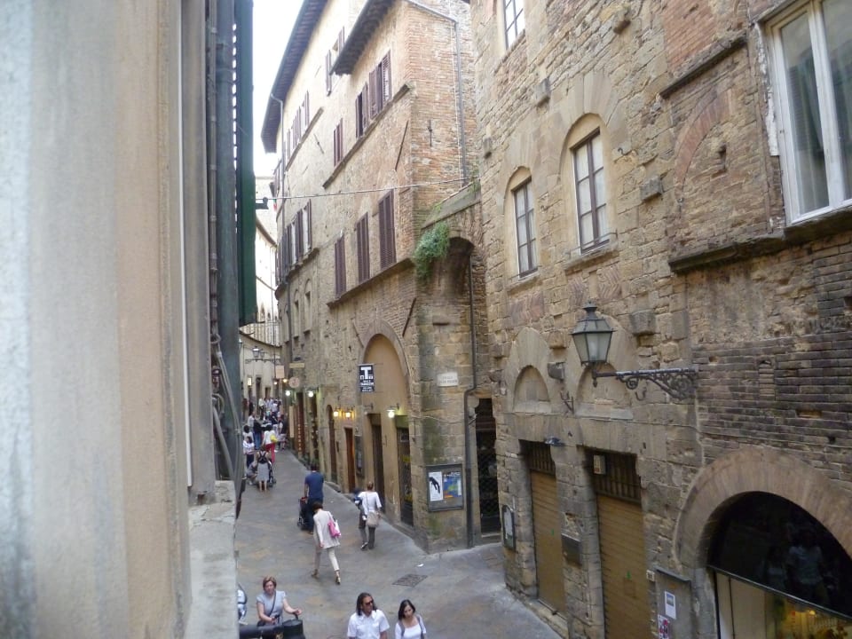 Zimmerausblick in die Straße Hotel Albergo Etruria
