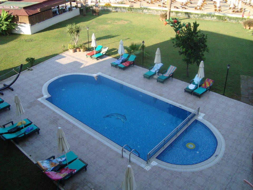 Kleiner Pool Nerton Hotel - Erwachsenenhotel ab 16 Jahren