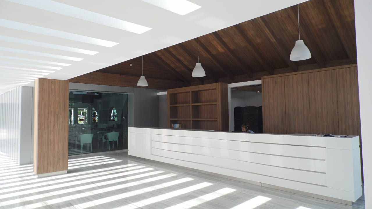 Lobby Canary Garden Club