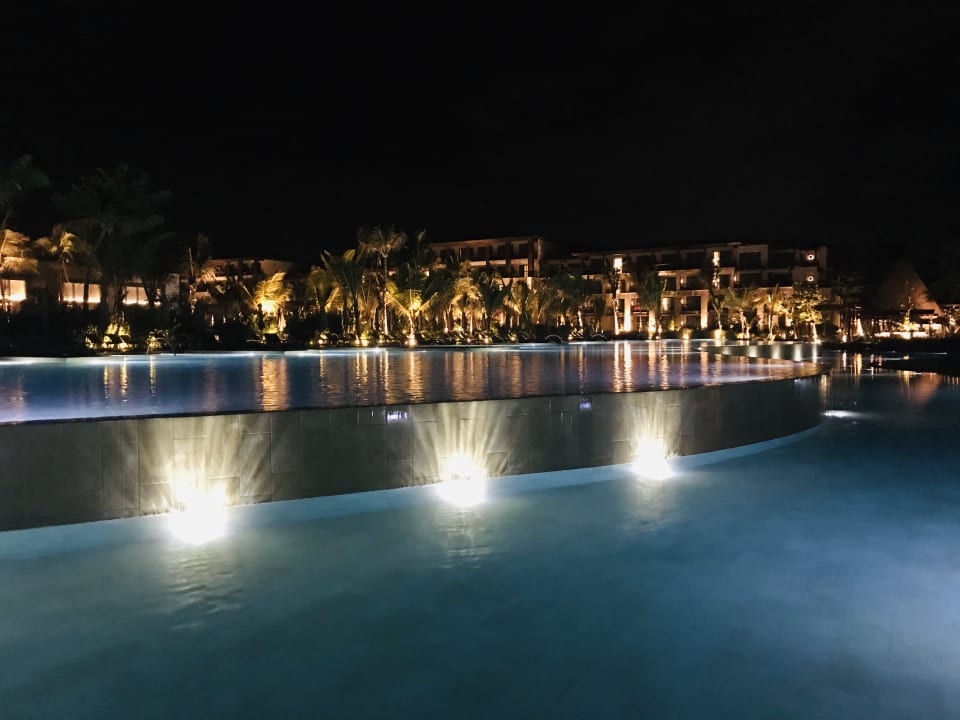 Pool Lopesan Costa Bávaro Resort, Spa & Casino