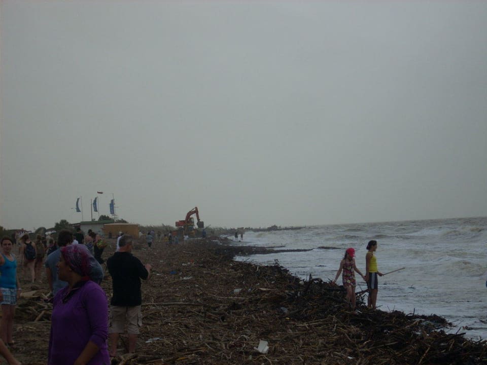 Strand nach dem Sturm Belek Beach Resort Hotel