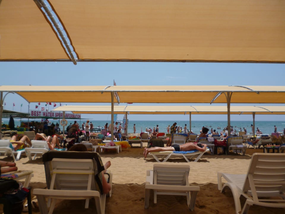 Liegen am Strand Hane Family Resort