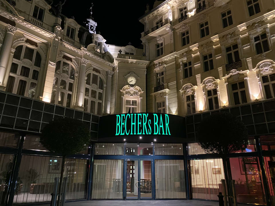 Außenansicht Grandhotel Pupp