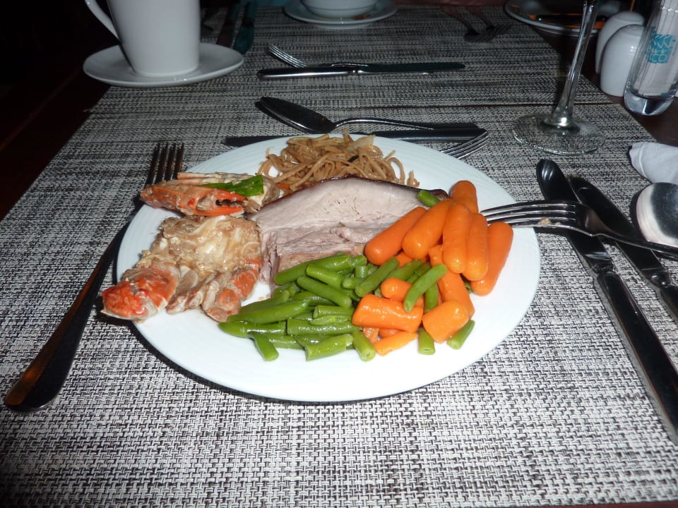 Schweinebraten etc. Meeru Maldives Resort Island