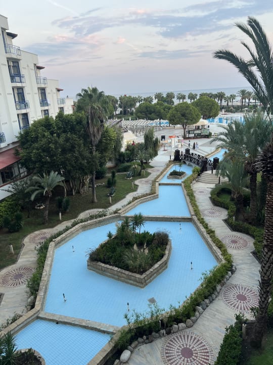 Pool Green Max Hotel