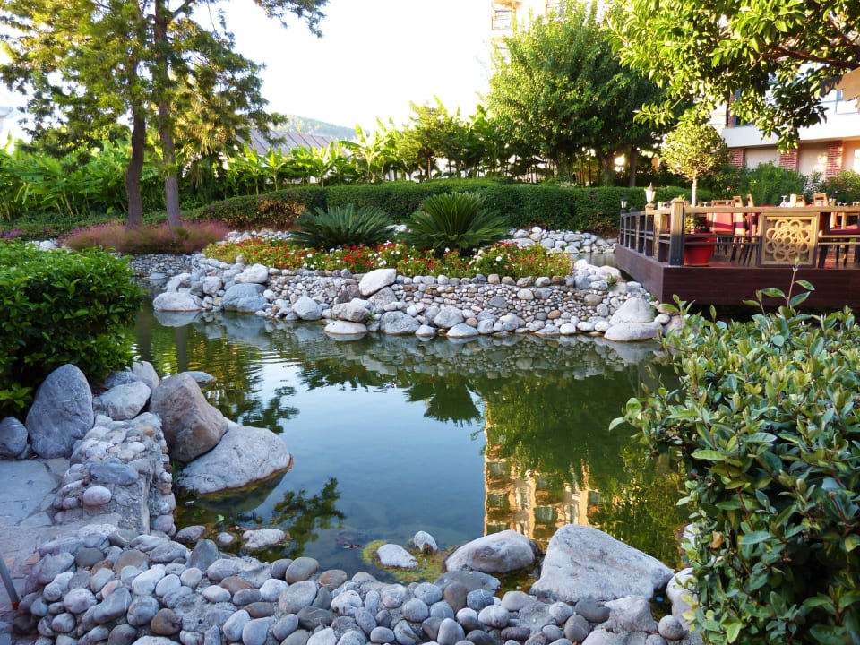 Ein schöner TeichZelte Limak Limra Hotel & Resort