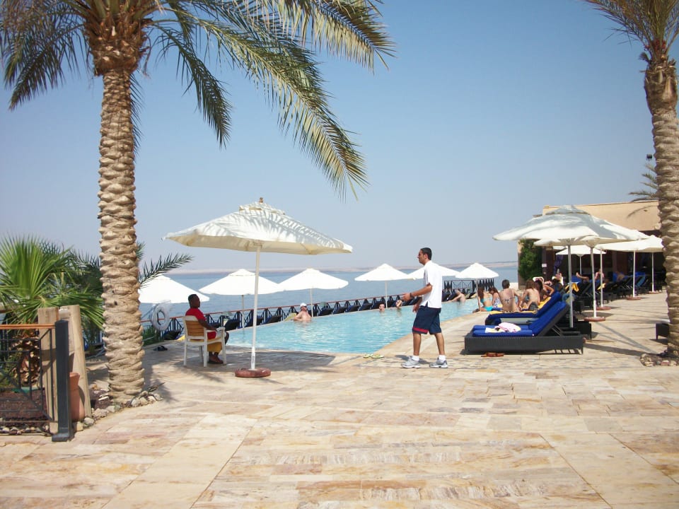 Zweite Poolanlage Mövenpick Resort & Spa Dead Sea
