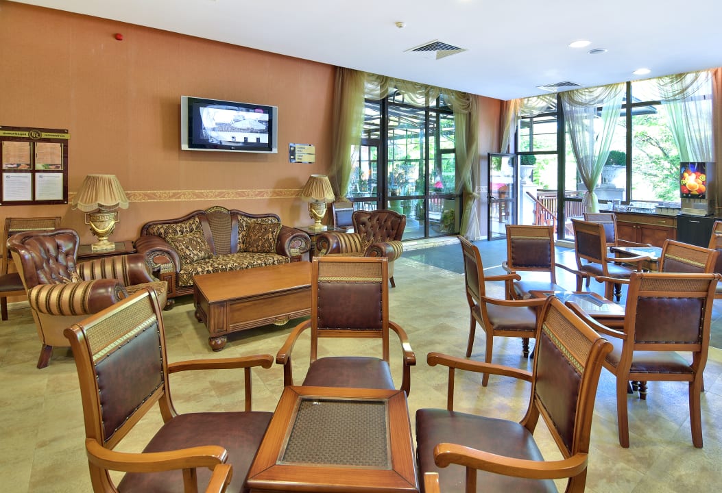 Gastro Hotel Estreya Residence