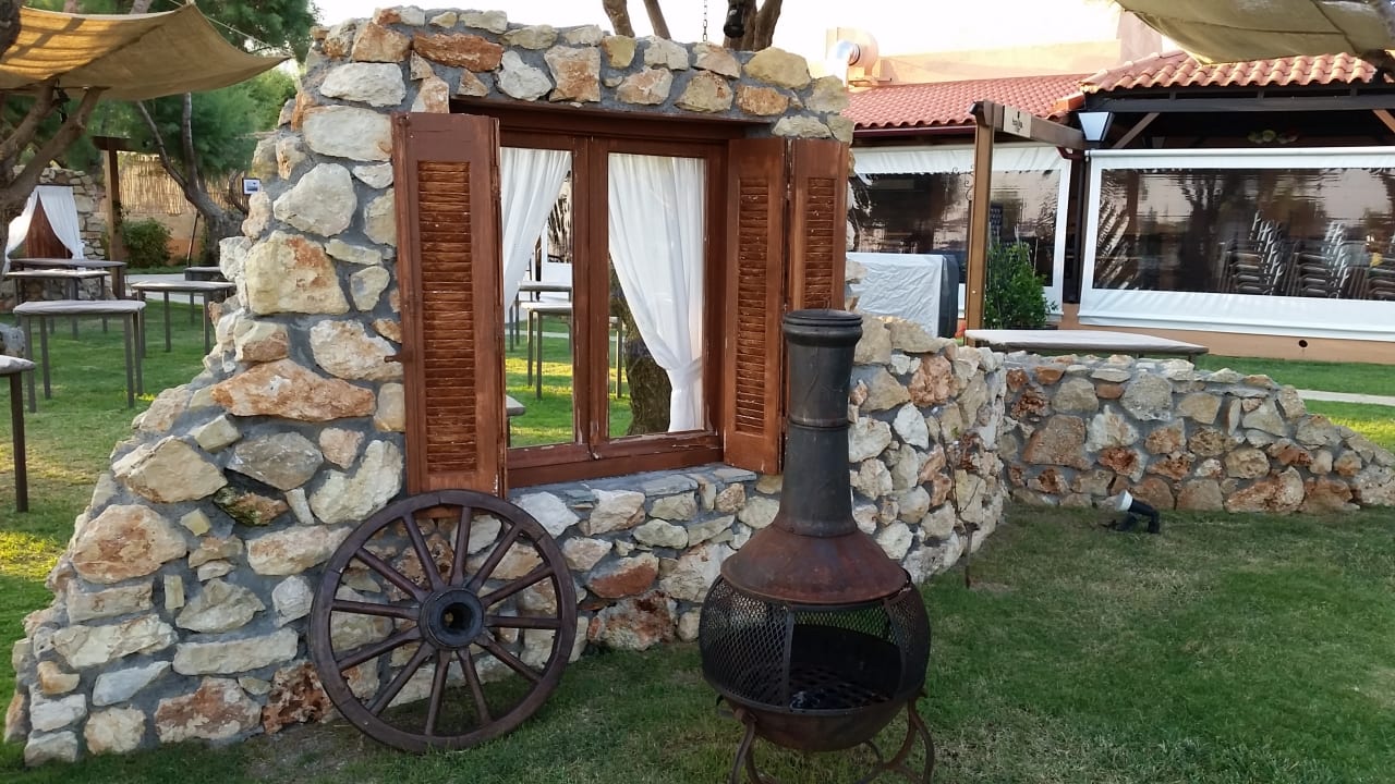 Gartenanlage Anissa Beach & Village