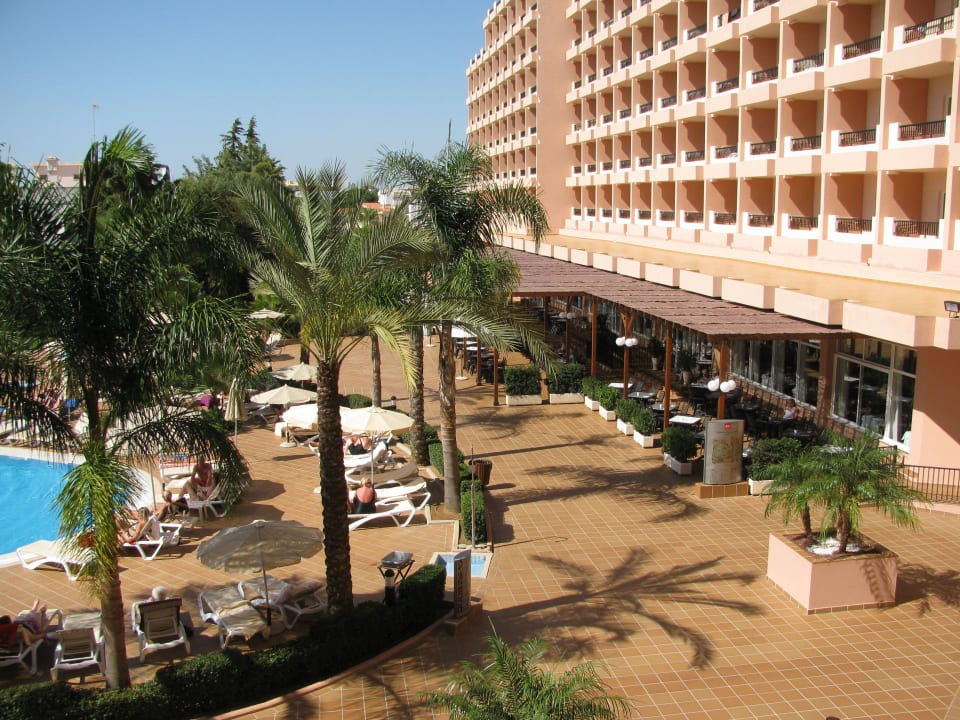 Blick zur Außenterrasse vom Restaurant 3HB Guaraná - All Inclusive