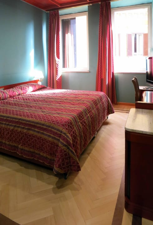 Großes Zimmer Hotel Galles