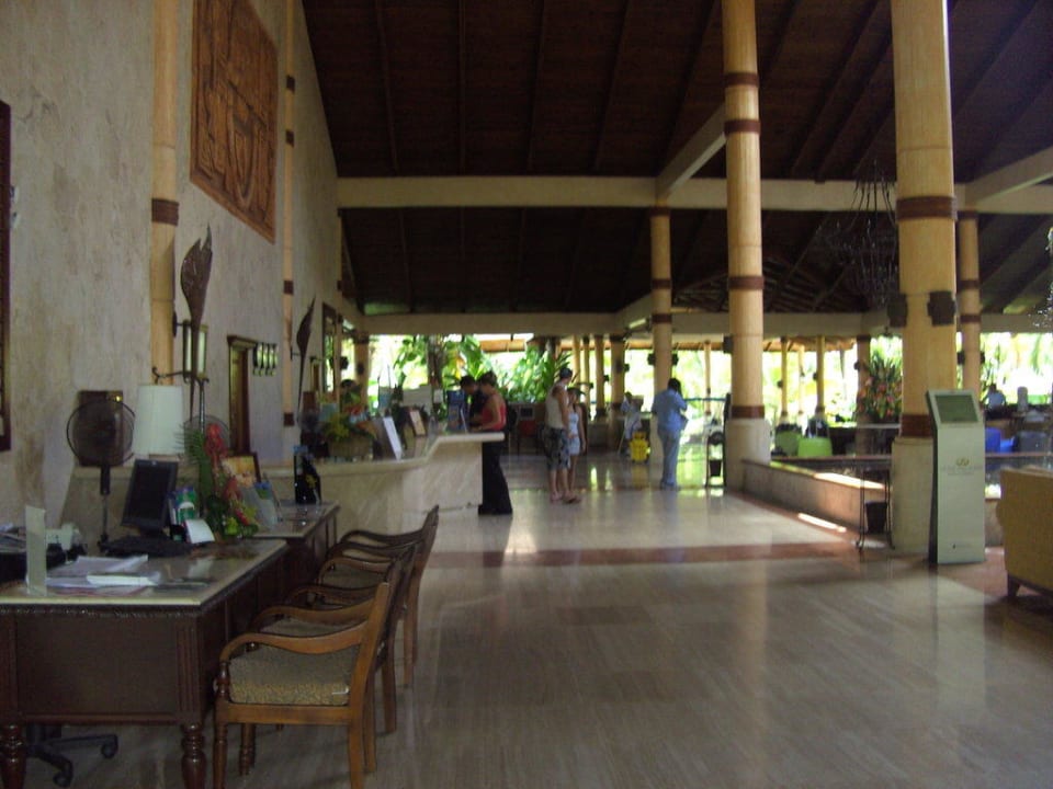 Rießige Lobby mit Bar  Grand Palladium Select Bávaro Resort & Spa