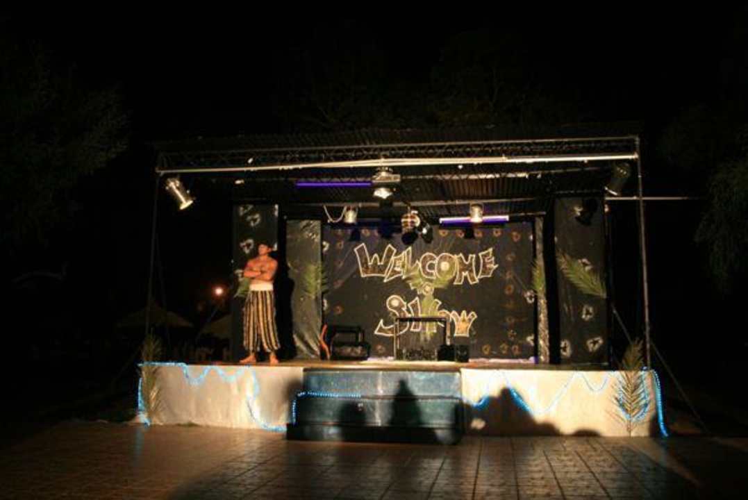 Scena - jeden z wieczornych show Hotel Aqua Life Yasmine