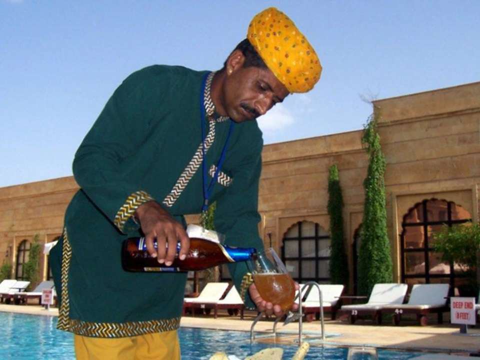 Boisson fraîche à souhait! Hotel Gorbandh Palace