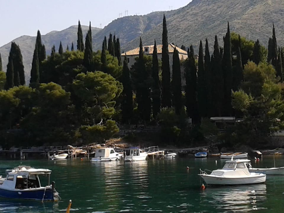Gegenüber vom Hotel Hotel Cavtat