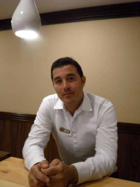 Özkan - ein lieber Kellner Side Royal Palace Hotel & Spa