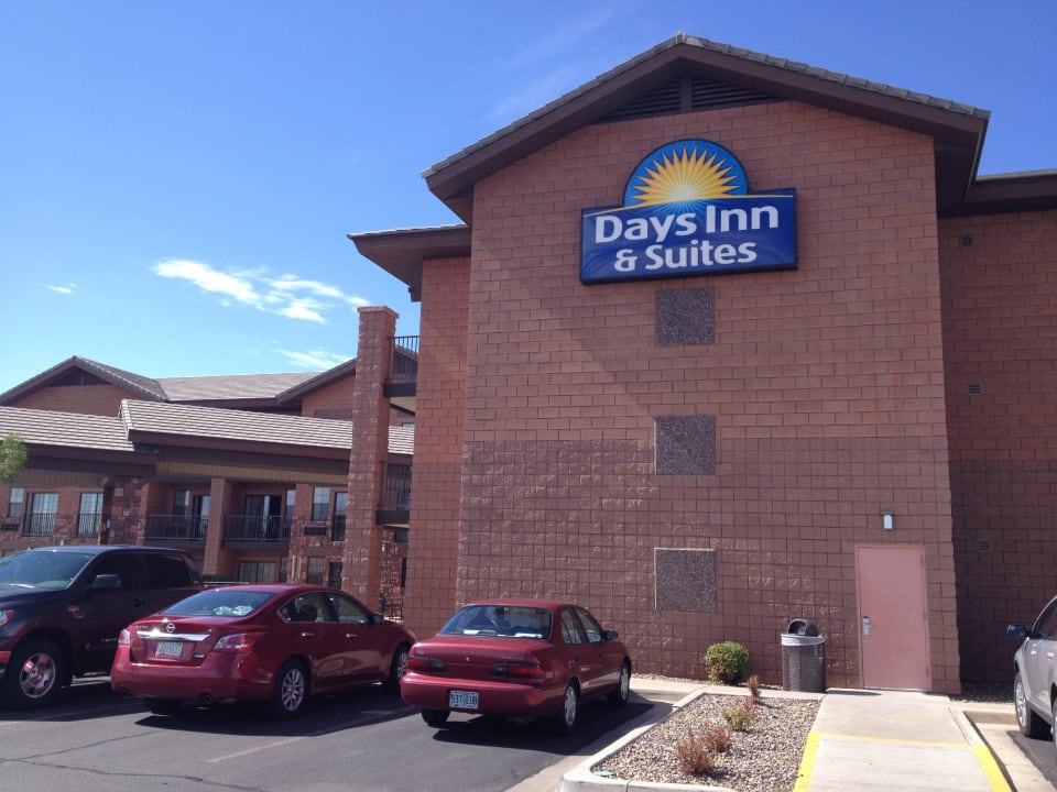 Days Inn Page  Days Inn & Suites by Wyndham Page Lake Powell