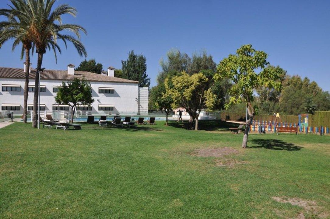 Pool und KInderspielplatz Hotel Parador de Antequera