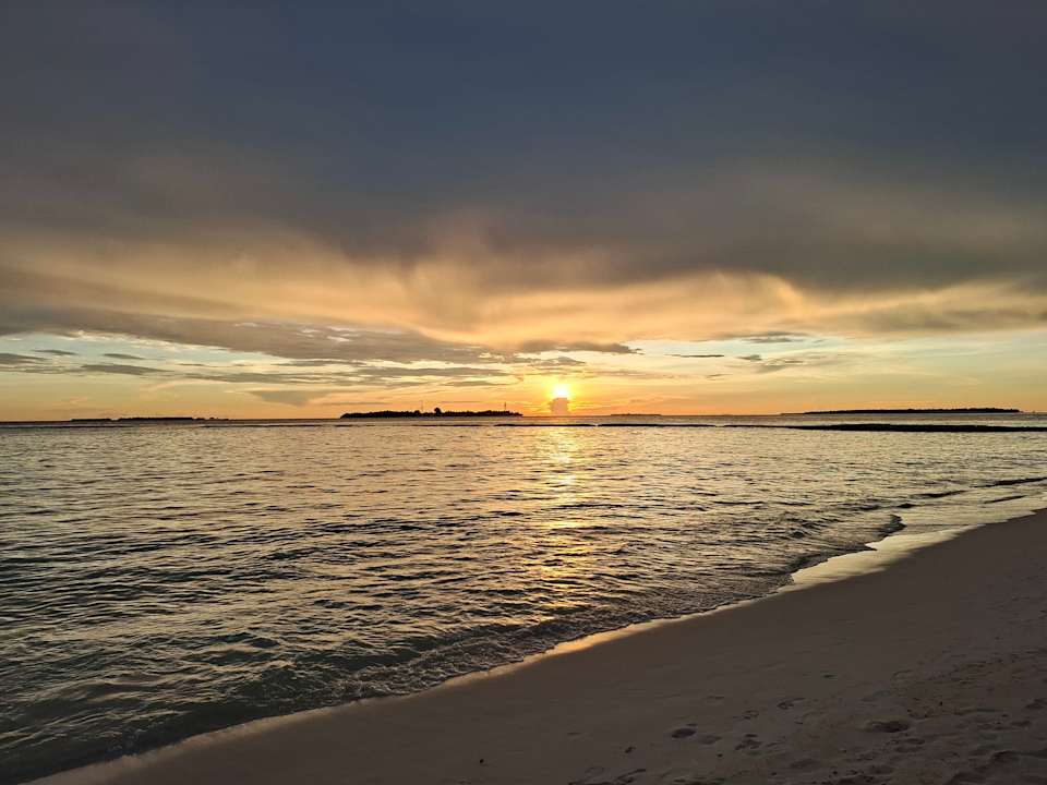 Strand Adaaran Select Meedhupparu Island Resort - Premium All Inclusive