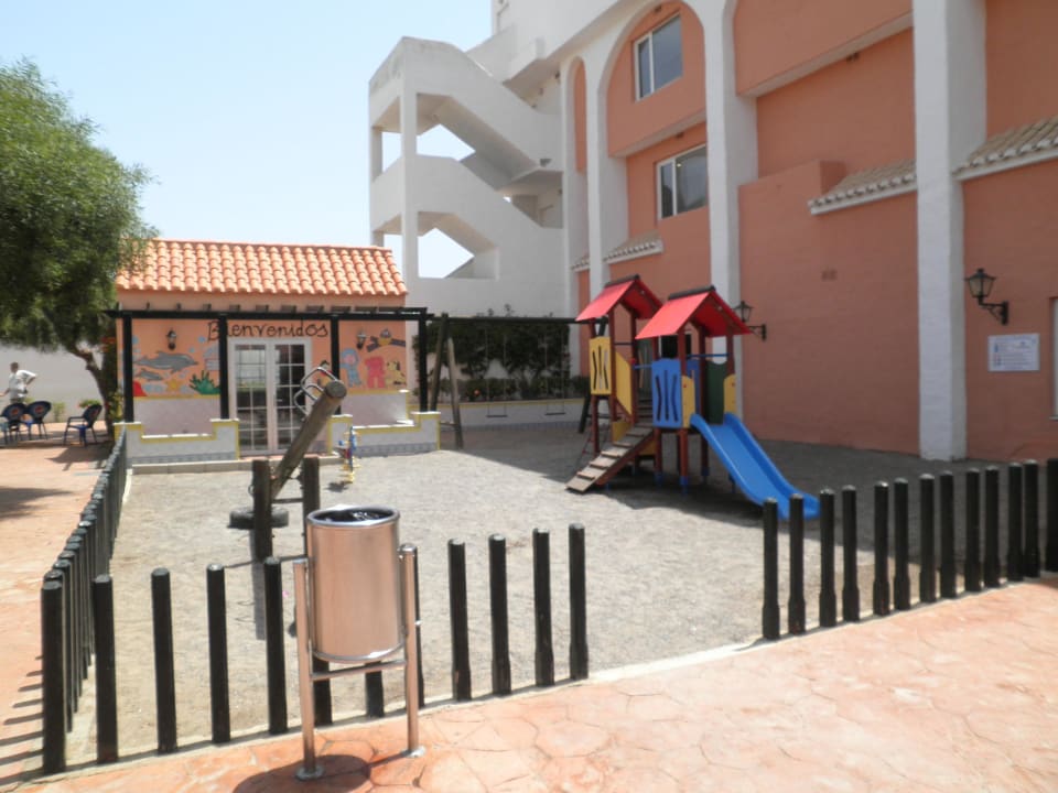 Parque infantil y miniclub delfi Diver Roquetas Hotel by Senator