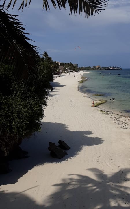 Strand Bahari Beach Hotel