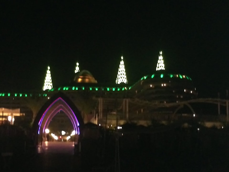 Blick vom Strand bei Nacht Hotel Delphin Imperial