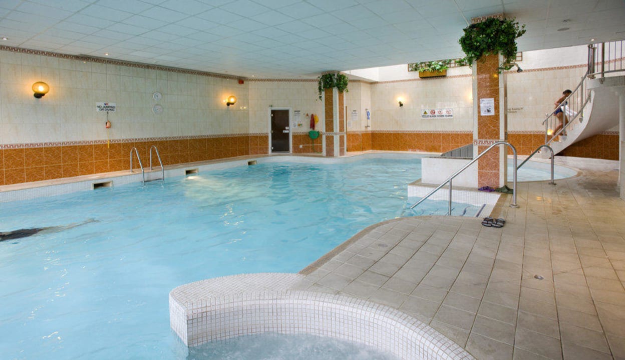 Heated Indoor Swimming Pool Hotel Holiday Inn London Wembley