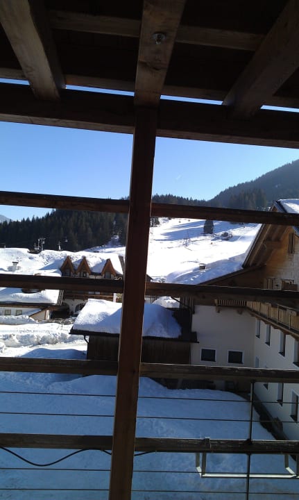Blick aus dem Fenster Post Alpina - Family Mountain Chalets