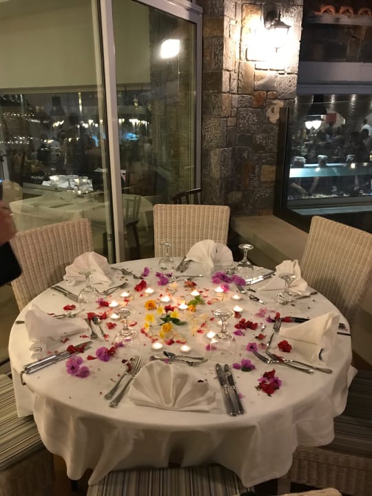 Restaurant Alexander Beach Hotel & Village Resort