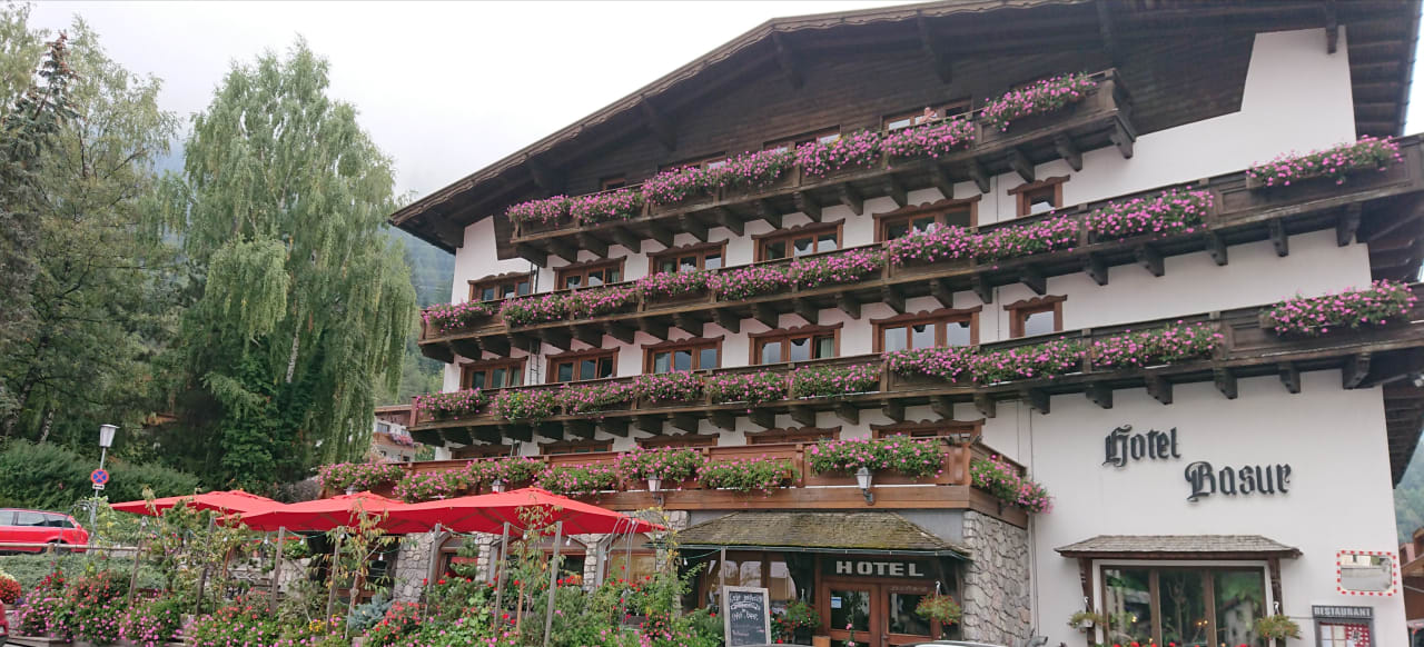 Außenansicht Berghotel Basur