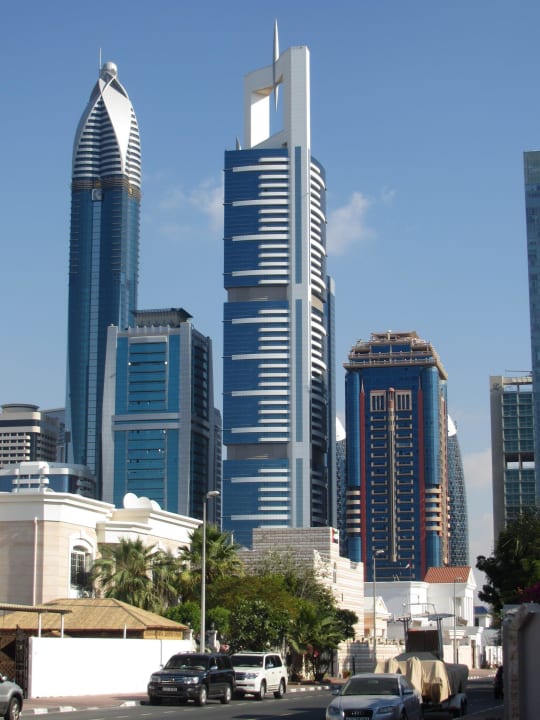 Linker Tower ist Rose Rayhaan Rose Rayhaan by Rotana