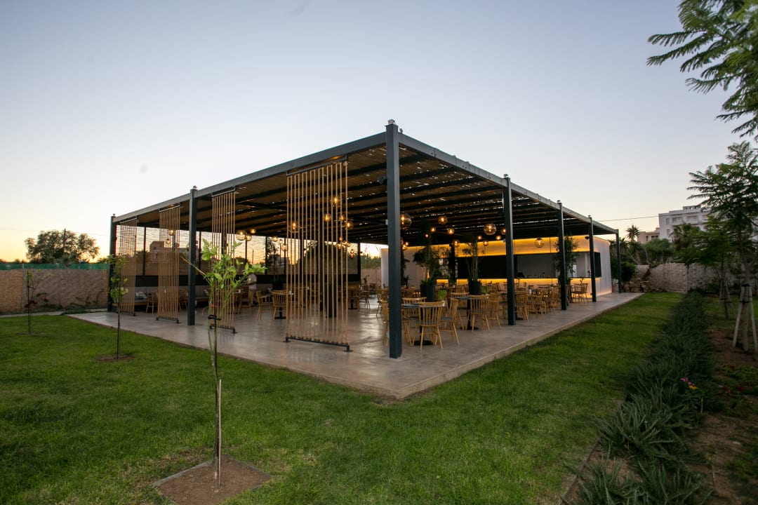 Gastro Crystal Springs Beach Hotel