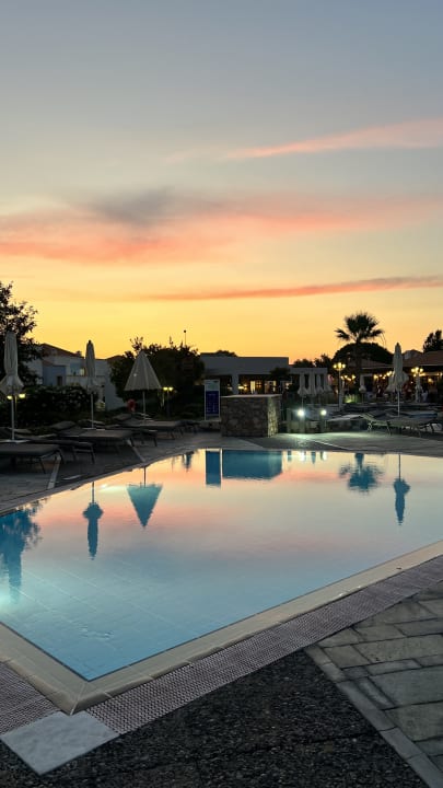 Pool Neptune Luxury Resort