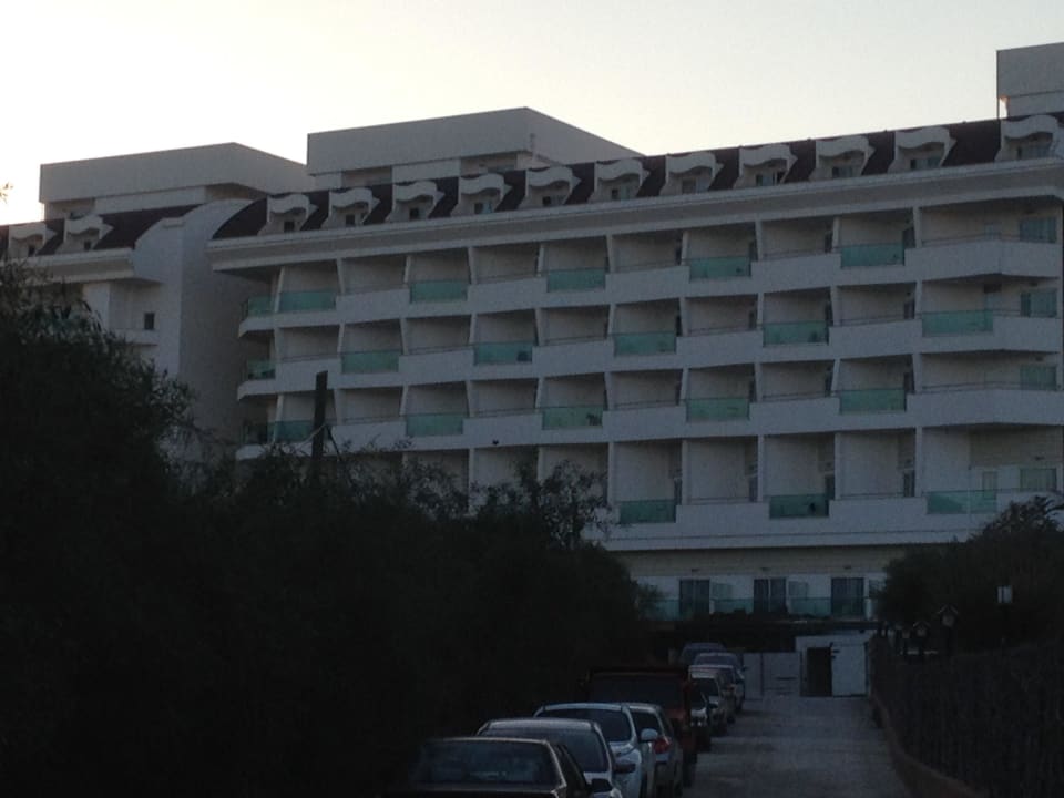 Blick von Nebenstrasse  Adalya Ocean Deluxe