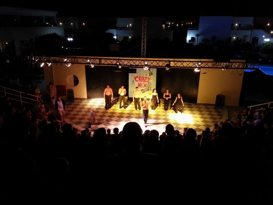 Wieczorne animacje Atlantica Mikri Poli Rhodes