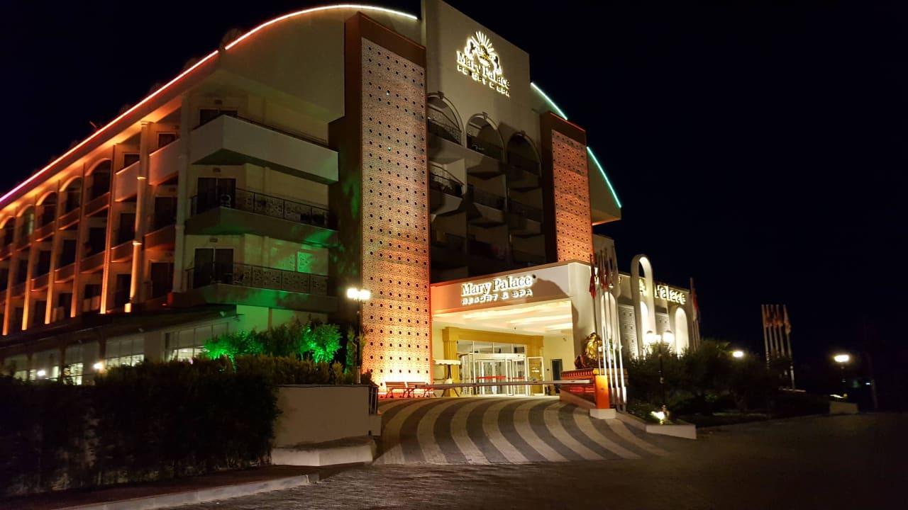 Hoteleingang Mary Hotel Side