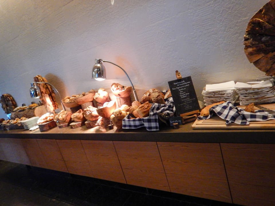 Frühstücksbuffet im Johann Grill Kempinski Hotel Berchtesgaden