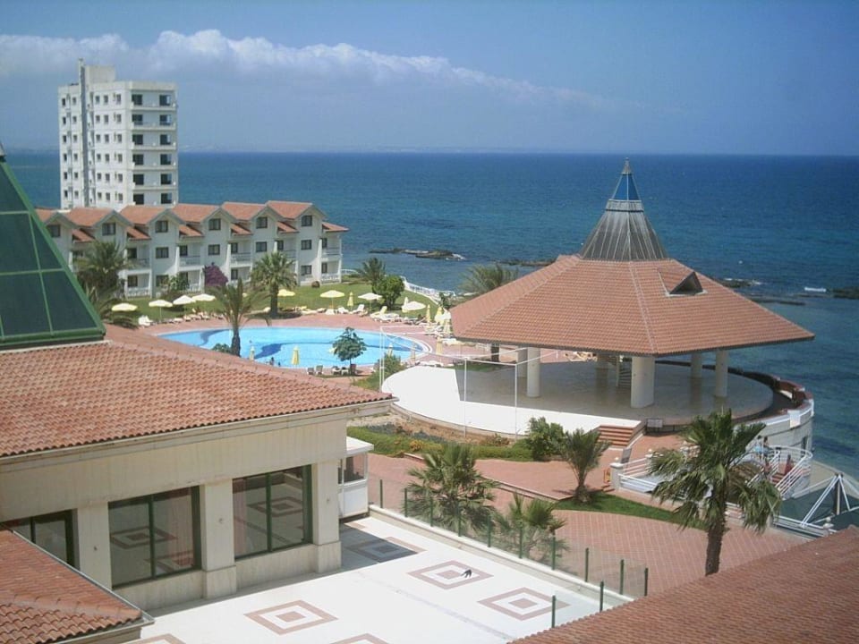 Blick über die Anlage Salamis Bay Conti Resort Hotel & Casino