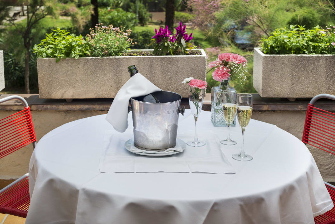 Terraza Hotel Arenas Atiram