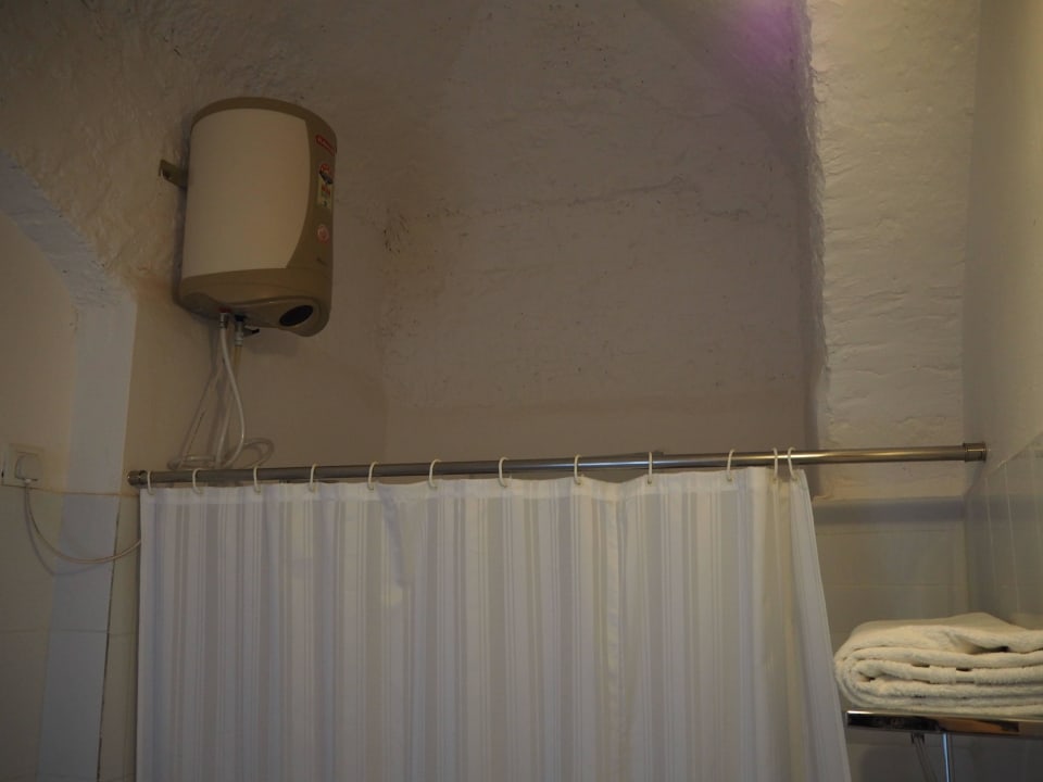 Bad im neuen Zimmer Hotel Dera Khairwa