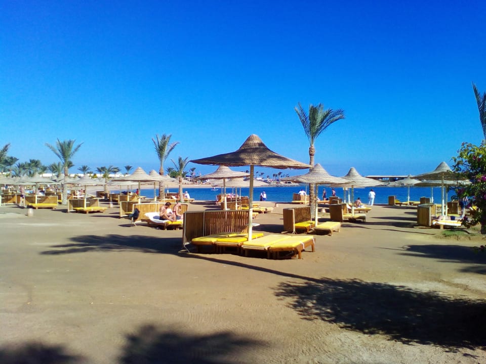 Strand vor der Lagune Desert Rose