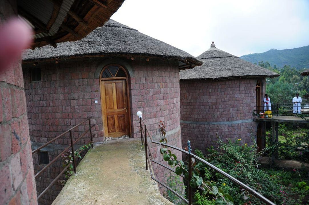 Zimmereingang Tukul Village Hotel