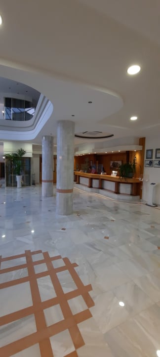 Lobby Vantaris Palace