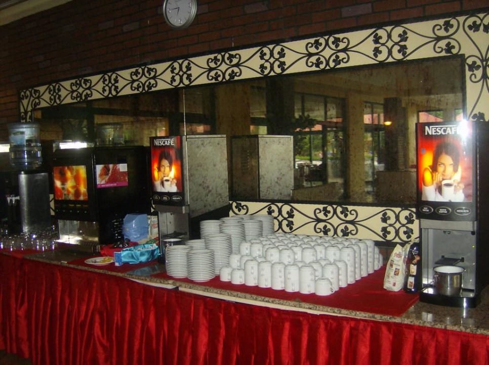 Kaffee, Wasser ,Tee,Wasser und Säfte für das Frühstück  Miramare Queen Hotel