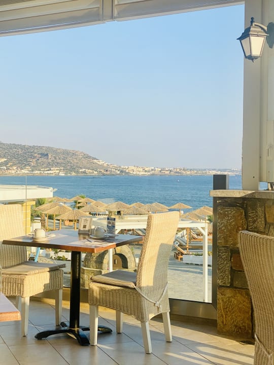 Gastrp Alexander Beach Hotel & Village Resort