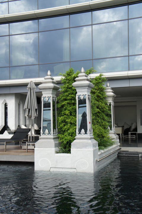 Schöne Pool Architektur Hotel The St. Regis Bangkok