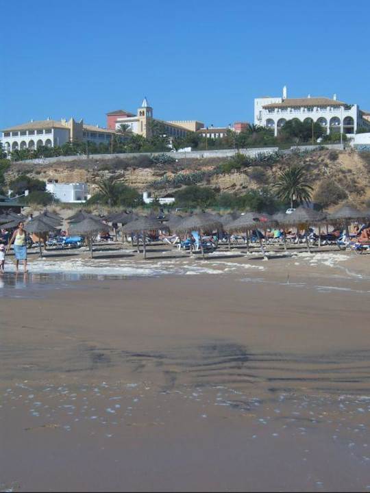 Hotel vom Strand aus gesehen Fuerte Conil-Resort