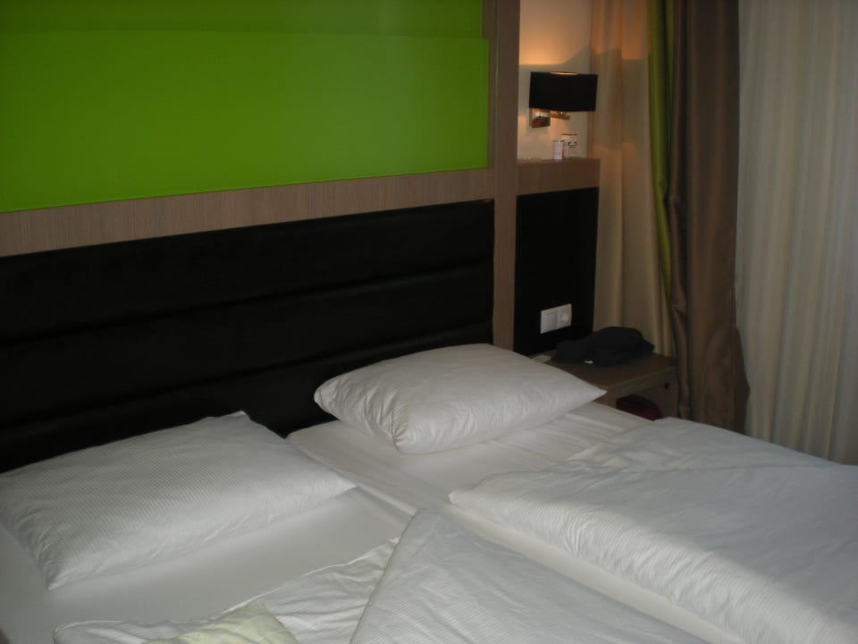 Betten mit bequemen Matratzen Holiday Inn - the niu, Fusion Hamburg St. Georg